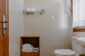 Superior 1-Bedroom Apartment - Split Level8