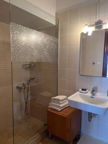 Basic Triple Room3